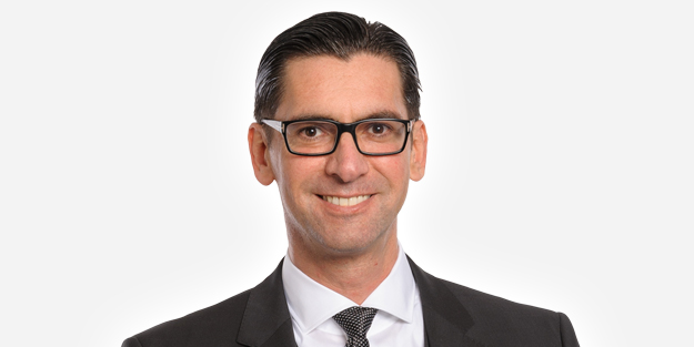 Alain J Klokow